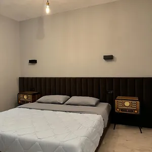 https://nikki-apartments-3.albaniahotels.org
